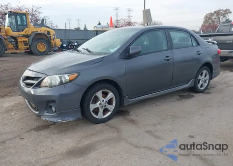 2011 Toyota Corolla S z USA, uszkodzony, nr VIN 2T1BU4EE0BC645958